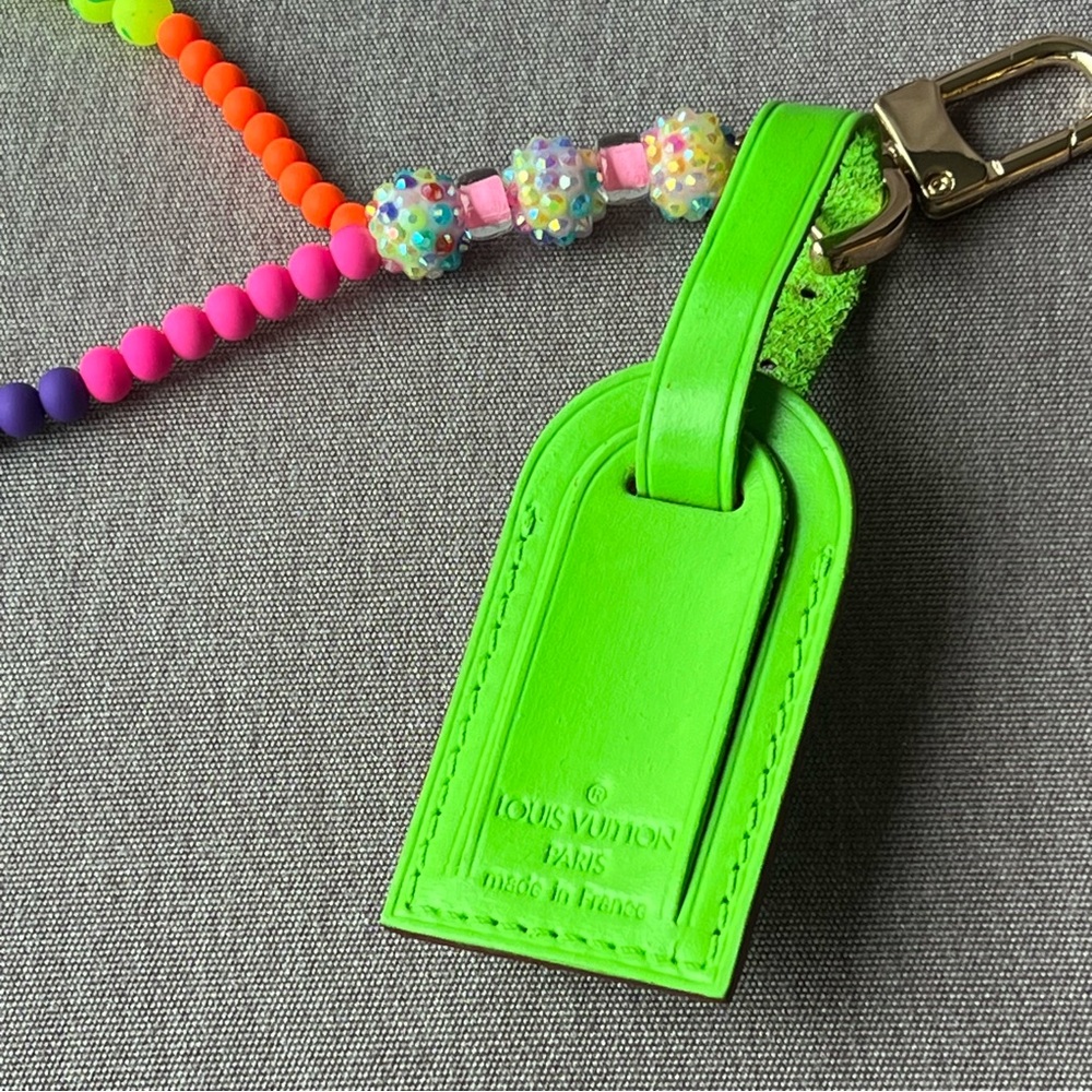 🆕 Louis Vuitton Bag Charm Takashi Murakami Neon Green Rainbow Name Luggage Tag - Picture 8 of 17